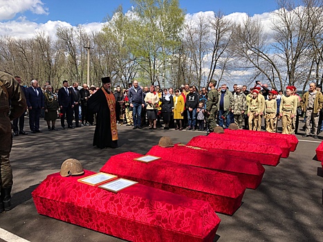 В Курской области захоронили останки 64 советских солдат