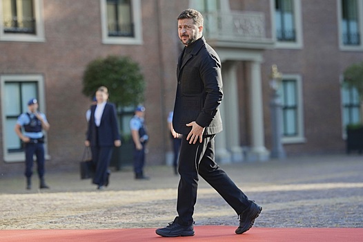 СМИ: Зеленский спешил взять НАБУ и САП под контроль из-за дел о его окружении