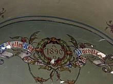 Как в Петербурге под старыми обоями нашли старейшую сохранившуюся роспись в городе