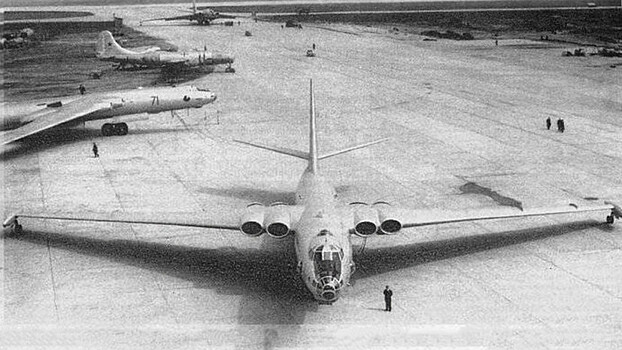 65 лет со дня полёта первого в мире реактивного бомбардировщика М-4