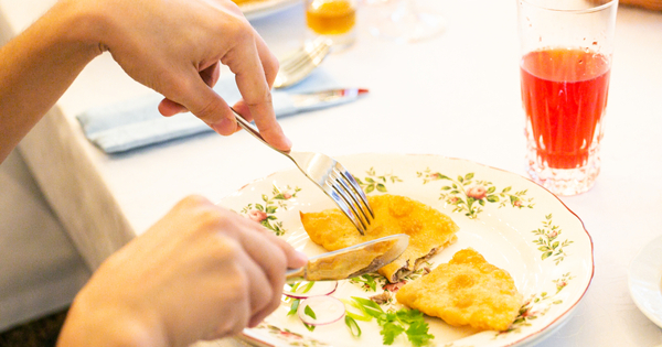 Диетолог назвал неожиданную опасность отказа от еды перед