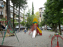 Детские площадки Сухума: в поисках подходящей