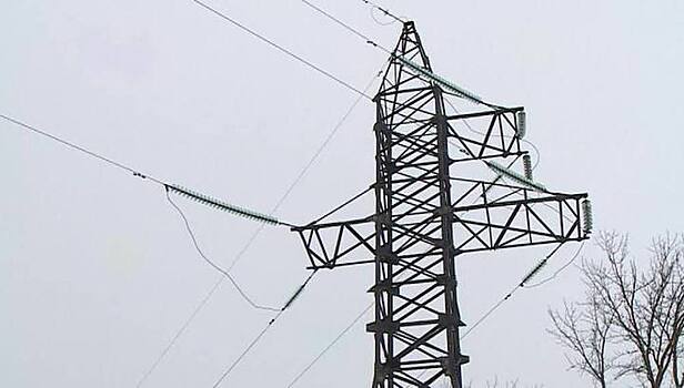 Шквалистый ветер повредил линии электропередачи в Якутии