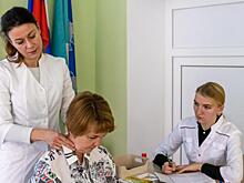 В курской школе № 7 медики провели скрининг-обследование учителей