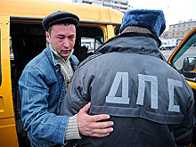 В Челябинске маршрутка врезалась в дерево