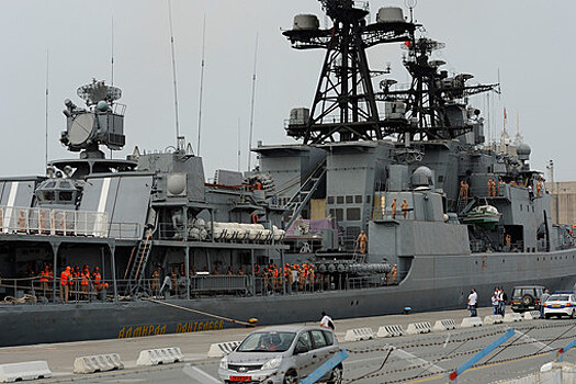 Отряд боевых кораблей ТОФ прибыл в порт Камрань во Вьетнаме