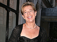 Австралия вышлет британскую телезвезду за шутки над карантином