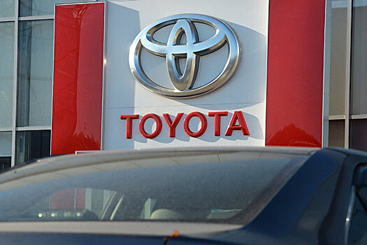 Чистая прибыль Toyota в первом полугодии 2020-2021 фингода упала на 45%