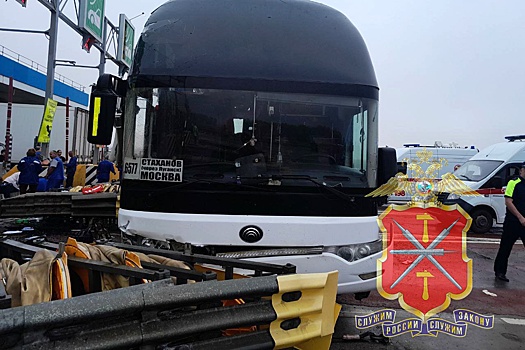 В Тульской области организован ПВР для пассажиров автобуса, попавшего в ДТП