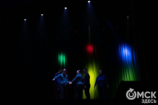 "Когда находишься с ними рядом, мир становится проще, маски слетают". Начинающий режиссёр - о своём инклюзивном спектакле