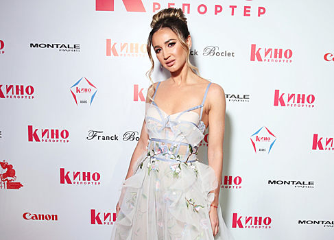 «Белая вечеринка» ММКФ: Бузова в образе принцессы, Кожевникова в платье-халате и выход звезд сериала «Содержанки»