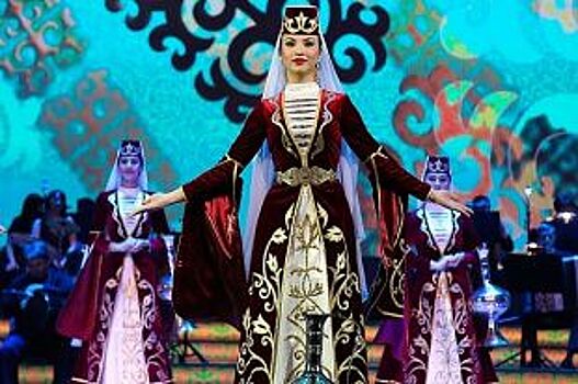 Французам показали картины из рыбьей кожи, сделанные в Ингушетии