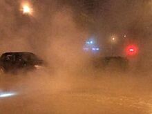 В Санкт-Петербурге река кипятка разлилась улицам