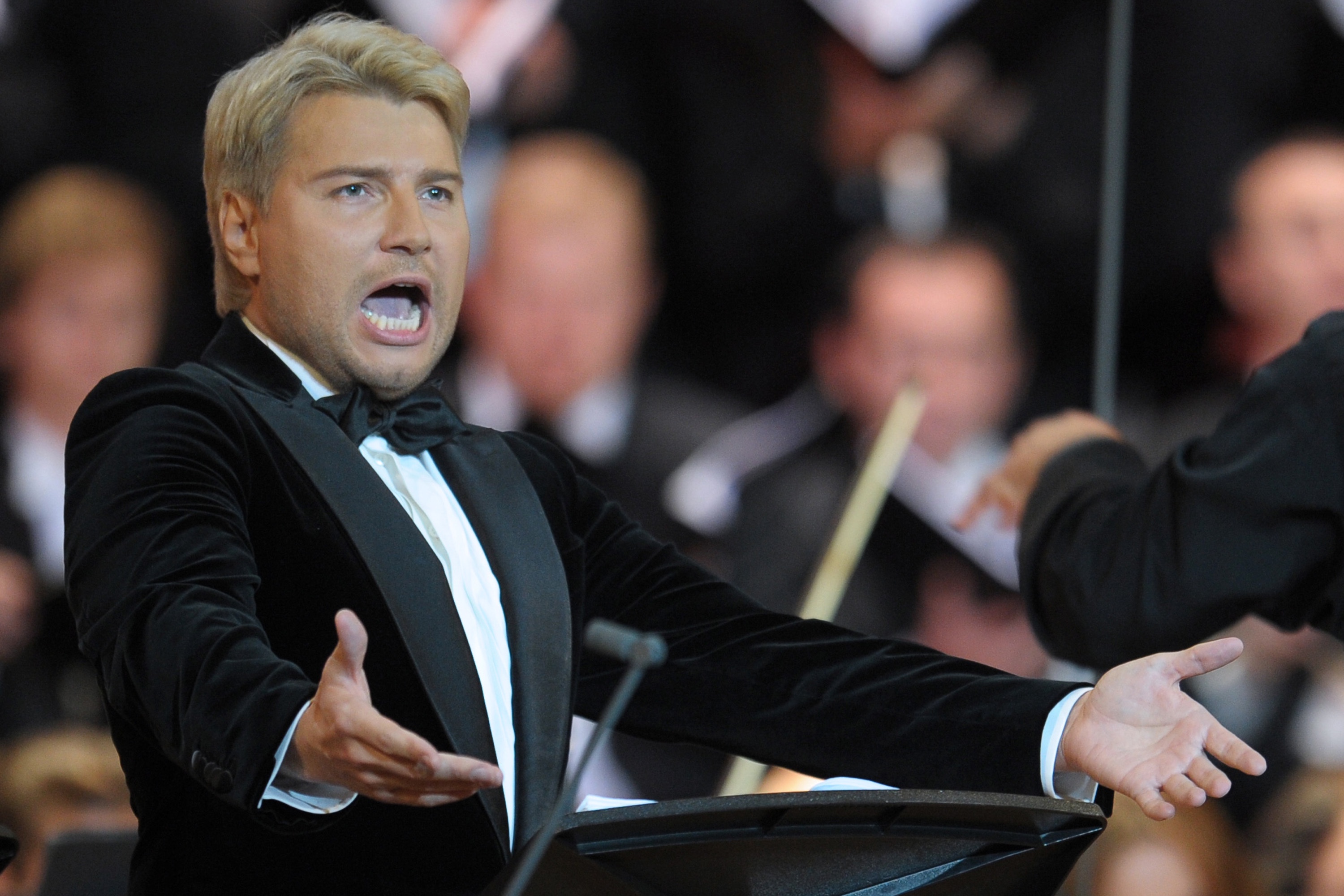 Монтсеррат кабалье дуэт с басковым. Басков оперный певец. Монтсеррат кабалье и николай басков. Басков оперный певец. Монтсеррат кабалье и басков.