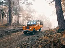 Классический Land Rover превратили в яркий рестомод-трансформер