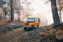 Классический Land Rover превратили в яркий рестомод-трансформер