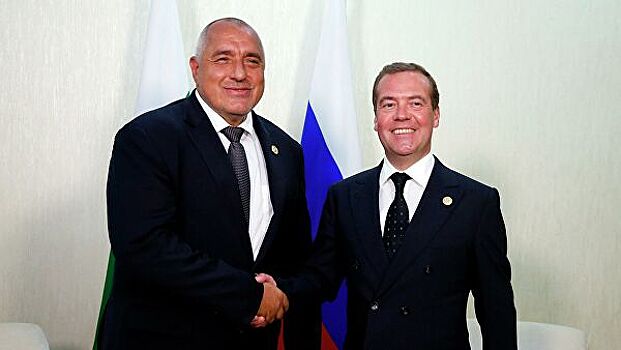 Медведев заявил о пользе совмещения "черноморского и каспийского измерений"
