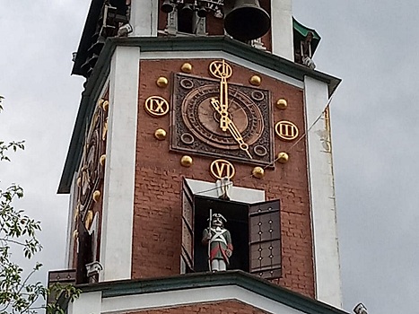 Оренбургская башня с часами обновляет музыкальный репертуар