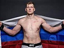 Андрей Корешков: «Волков может составить Джонсу достойную конкуренцию и забрать пояс»
