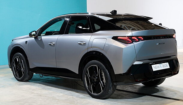 Премьера нового кроссовера Peugeot 3008 — теперь с буквой E