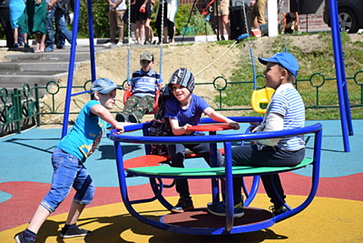 В Одинцовском округе установят девять новых детских площадок до конца года