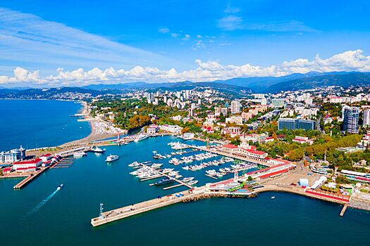 Названа стоимость отдыха на курортах России в бархатный сезон