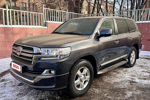 Land Cruiser 200 с минимальным пробегом продают в Москве