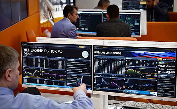 Российский рынок акций растет вслед за нефтью