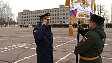 Евкуров вручил ленинградским военным вымпел министра обороны РФ
