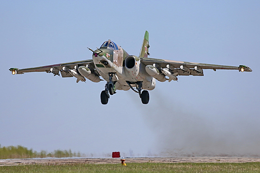 Штурмовики Су-25 российской военной базы в Киргизии сорвали перегруппировку сил условного противника