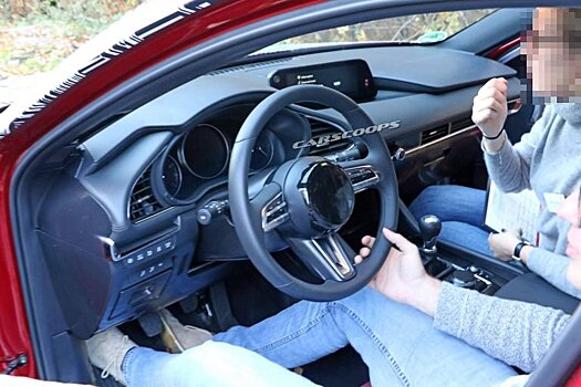 Раскрыт интерьер нового хэтчбека Mazda3