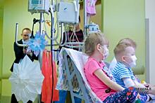 В России родителей предложили наделить правом бесплатно быть в больницах с детьми до 8 лет