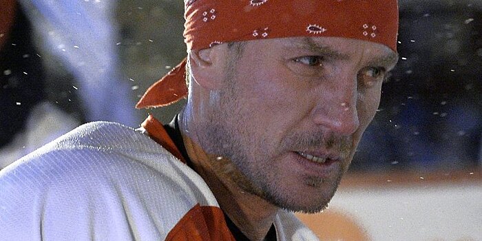 Отец Костомарова оценил состояние сына как положительное