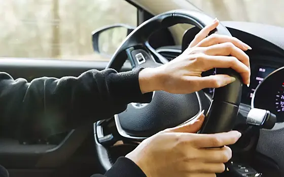 В Караганде автомобилистку наградили за 30 лет идеального вождения