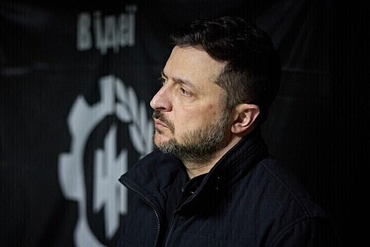 Стало известно, что Зеленский пытается переложить вину на главкома Сырского