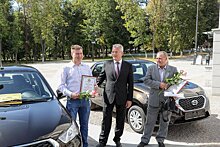 Глава Пензенской области вручил автомобили лучшим специалистам