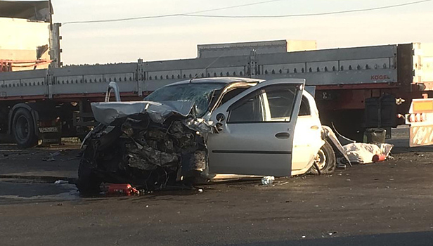 Между двумя фурами: массовая авария в Челябинской области попала на видео