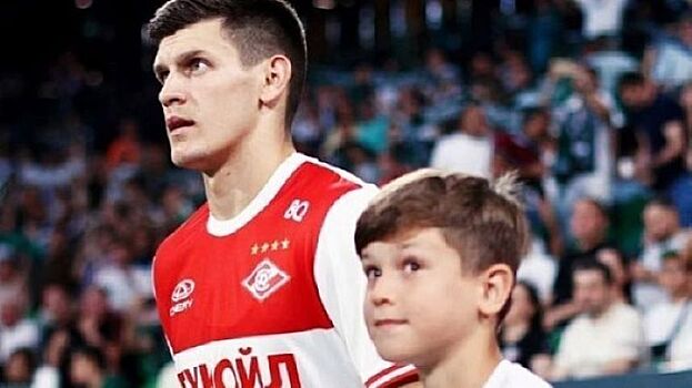 «Зенит» и «Динамо» хотят подписать защитника «Спартака» Хлусевича