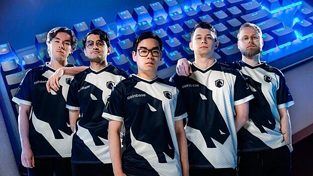 Liquid сыграла в Dota 2 на 5-метровой клавиатуре и гигантской мыши от Alienware