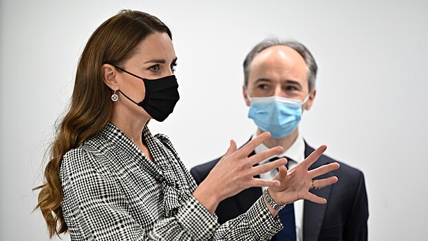 Кейт Миддлтон посетила институт в платье из масс-маркета. И она его уже надевала