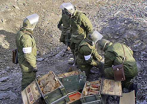 Более 12 тонн взрывчатых веществ использовали военные инженеры ВВО на Чукотке