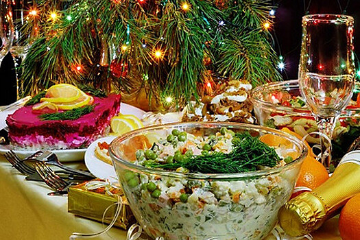 Гастроэнтеролог перечислила самые вредные блюда на новогоднем столе