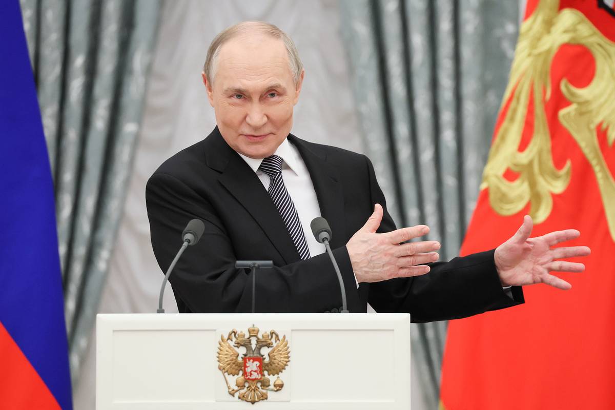 Путин посетил Национальный центр «Россия»