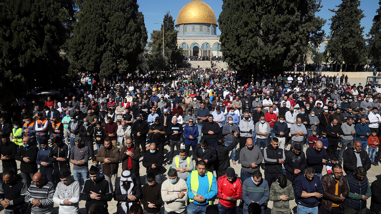 Власти Израиля допустили ограниченное число мусульман на Храмовую гору в Рамадан