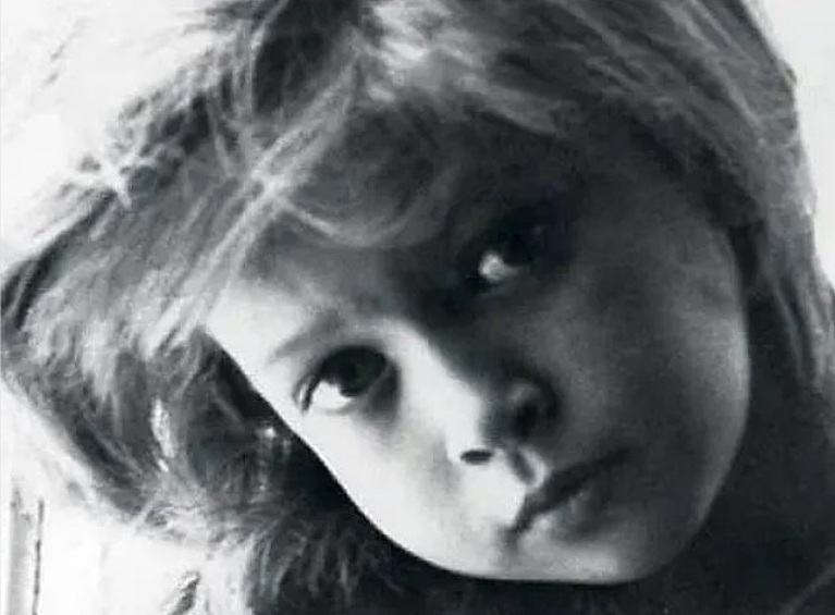 Фотографироваться Вера, видимо, любила всегда.