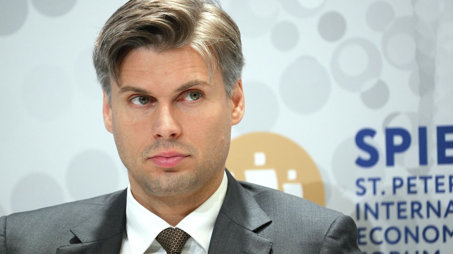 Глава Роскосмоса рассказал об умном и обручальном кольце