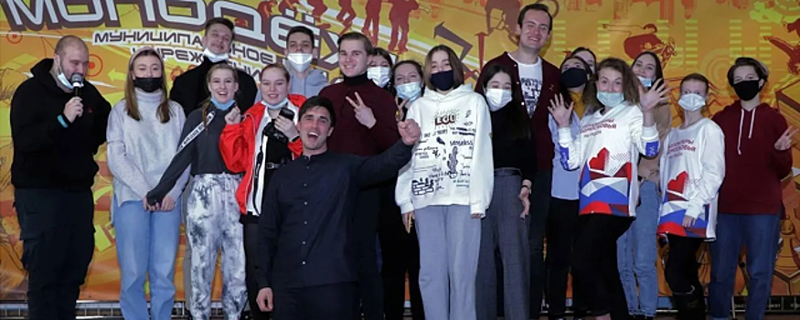 Депутат Сергей Маликов поздравил красногорских студентов с праздником