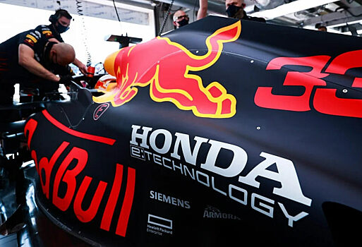 Глава Honda: Мы поняли, что работать с Red Bull Racing будет невозможно...