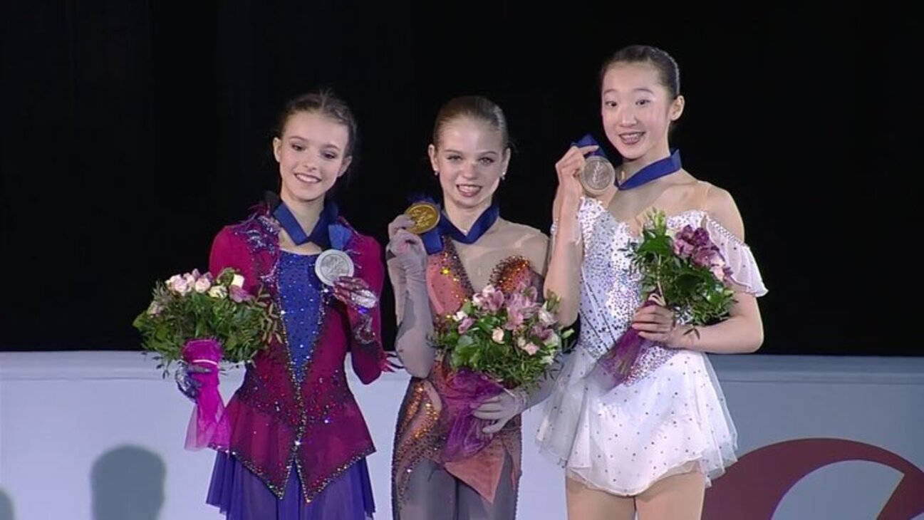 Спортсменки юниоры. Юниоры и юниорки возраст. Среди юниоров девушек. Среди юниоров девушек. Среди юниоров девушек.