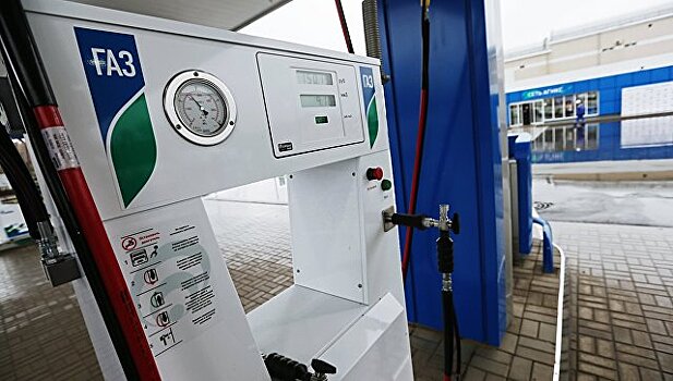 Надавили на газ: в Симферополе обещают за три дня решить вопрос заправки автобусов